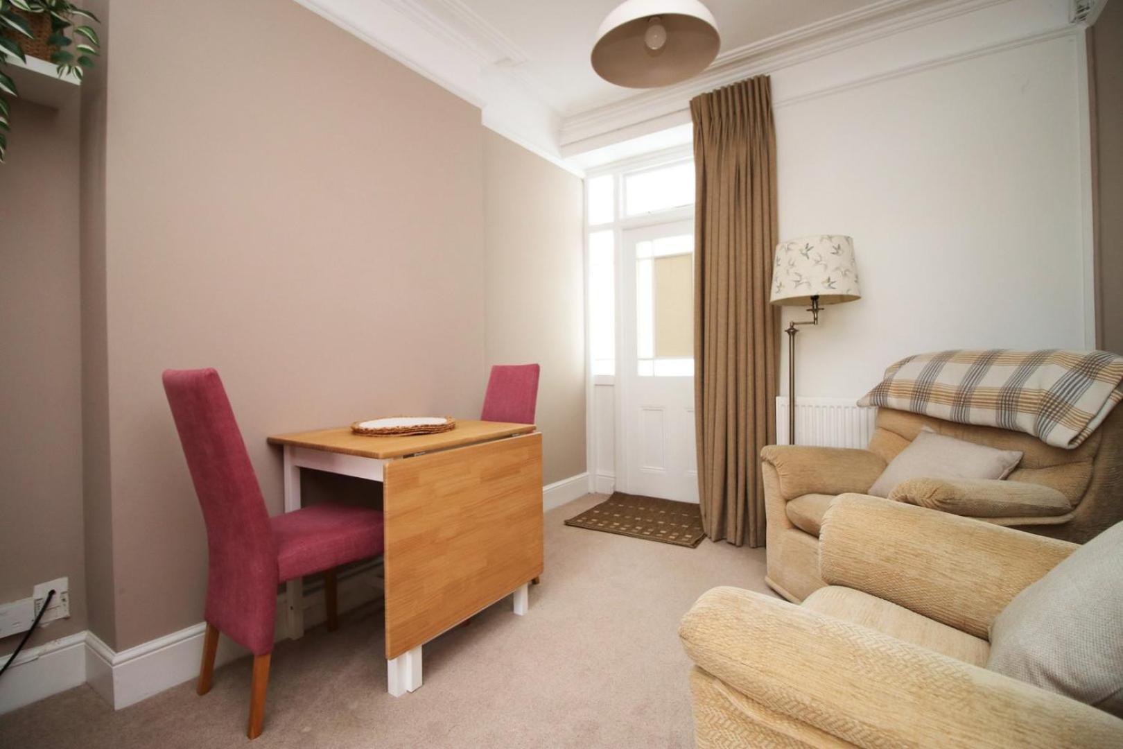 Quiet And Spacious 3 Bedroom Cardiff Exterior photo