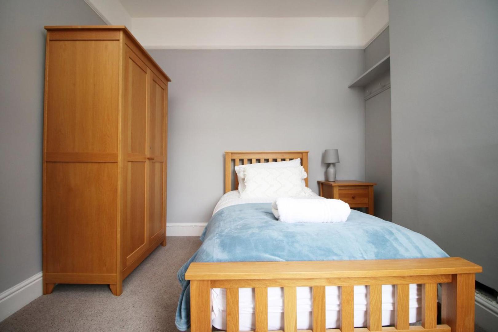 Quiet And Spacious 3 Bedroom Cardiff Exterior photo