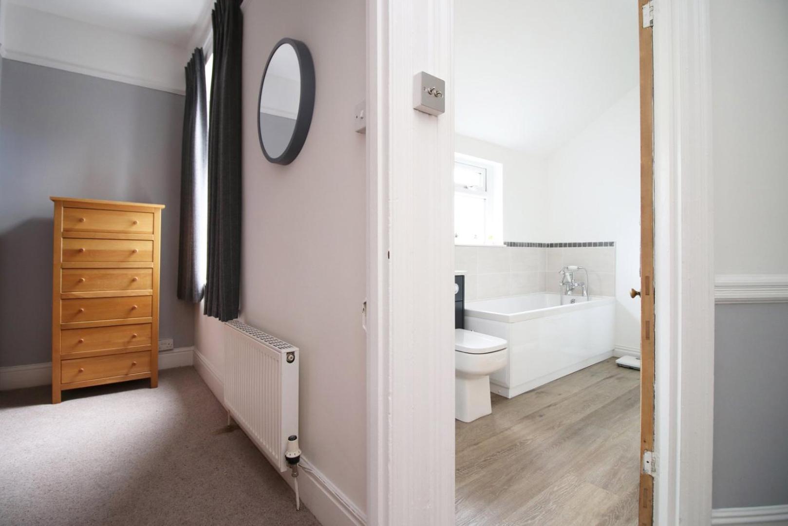 Quiet And Spacious 3 Bedroom Cardiff Exterior photo