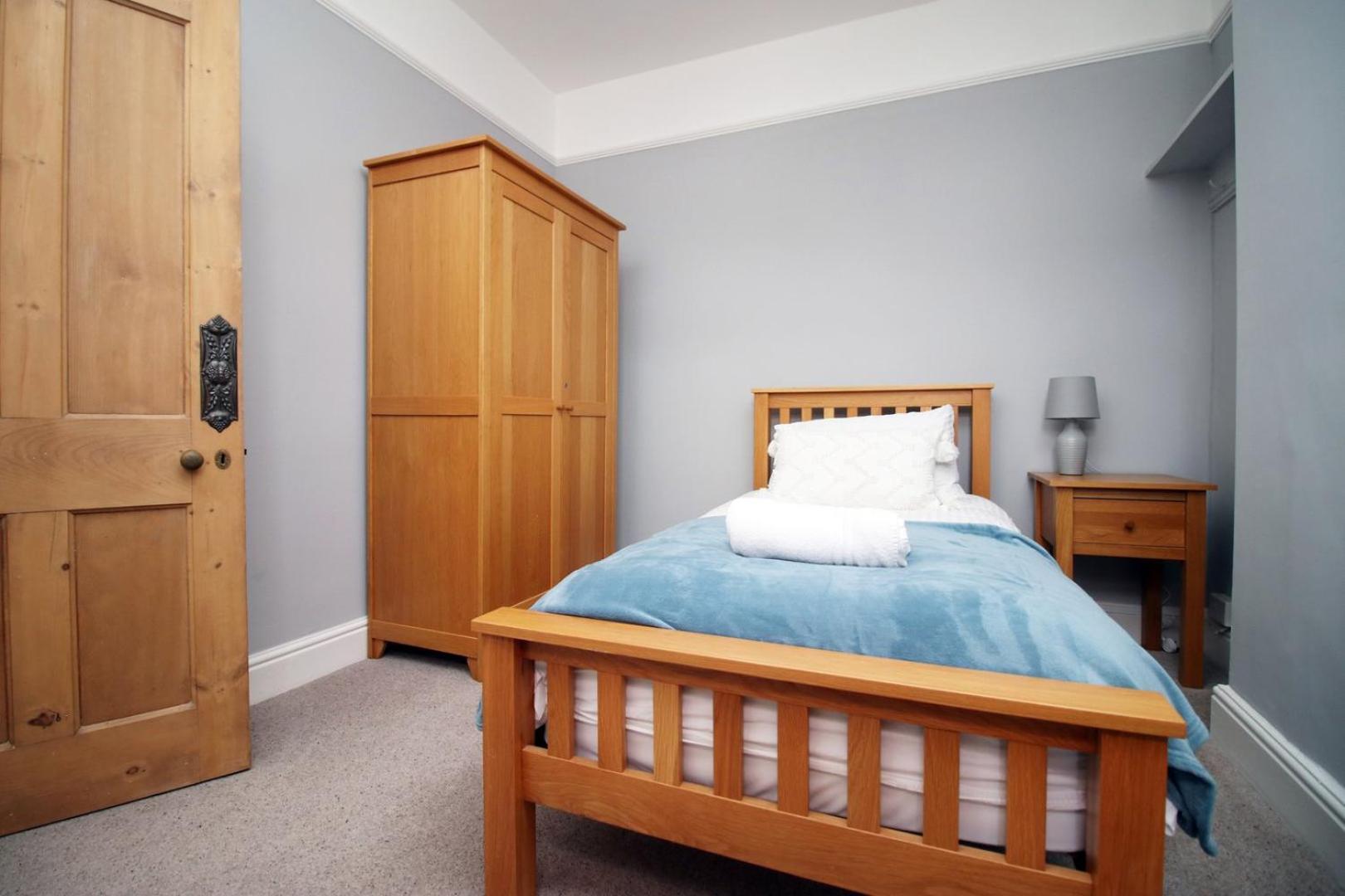 Quiet And Spacious 3 Bedroom Cardiff Exterior photo