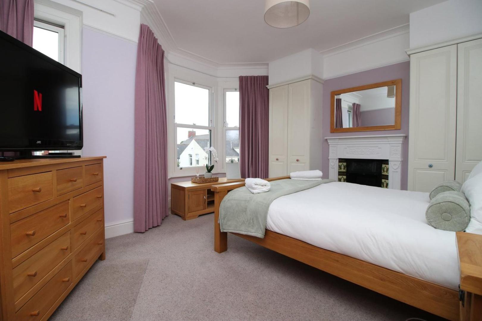 Quiet And Spacious 3 Bedroom Cardiff Exterior photo