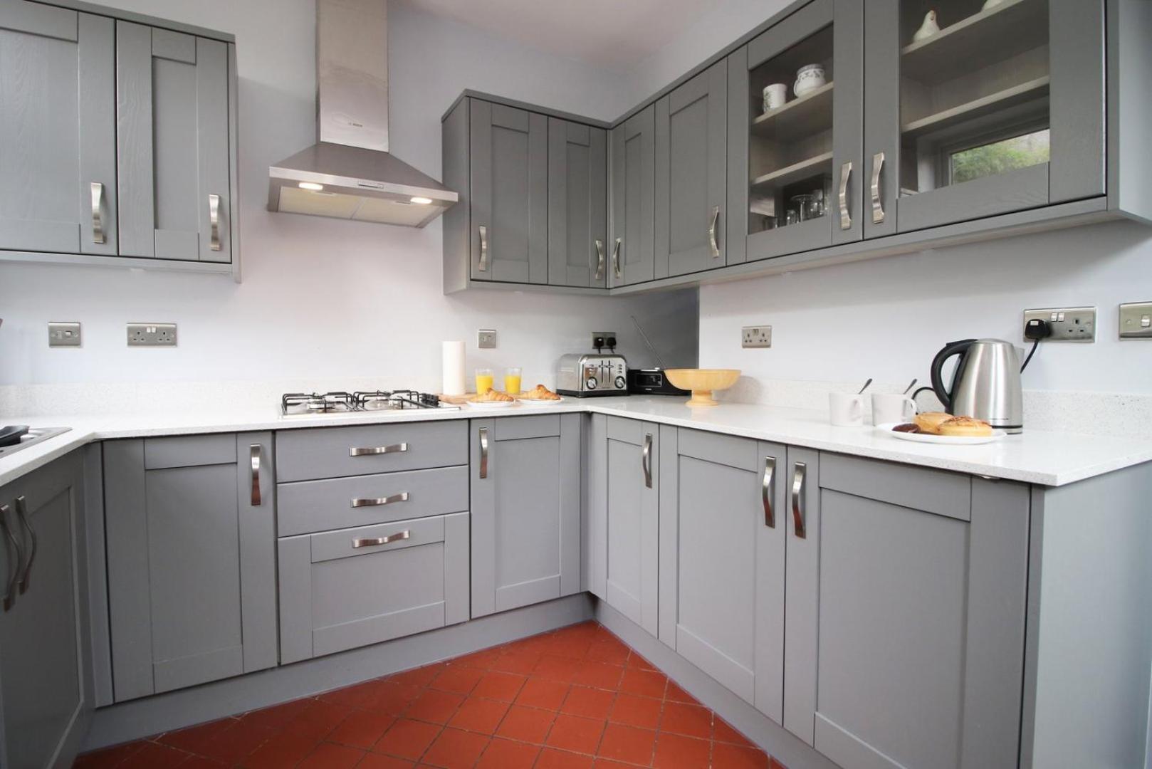 Quiet And Spacious 3 Bedroom Cardiff Exterior photo