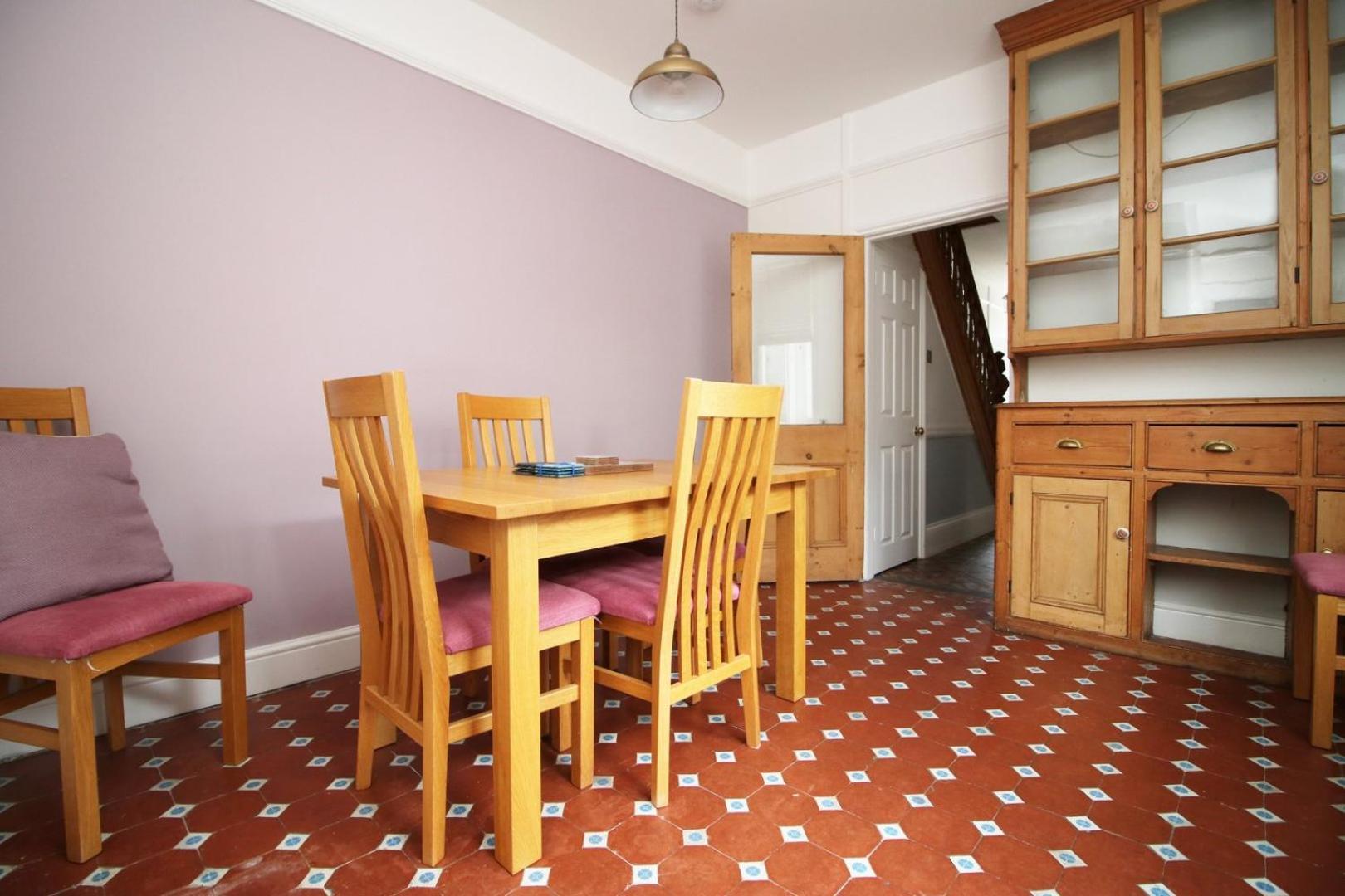 Quiet And Spacious 3 Bedroom Cardiff Exterior photo